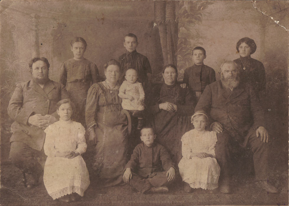 Фото: Ерыкаловы, Семипалатинск июль 1912 г.