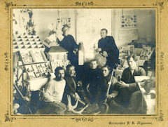Инженеры: в первом ряду сидит второй слева - мой дед, Георгий Михайлович Мартемьянов